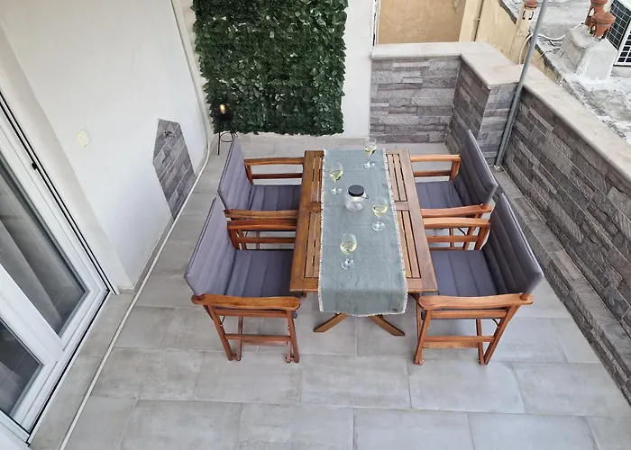 Modern 2 - Bedroom Penthouse In * Thessaloníki