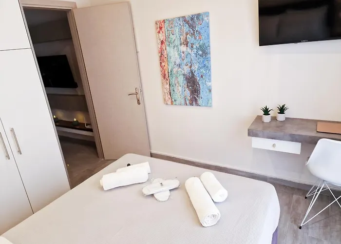 Modern 2 - Bedroom Penthouse In *