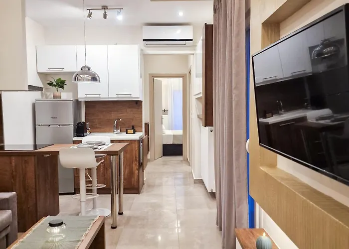 Modern 2 - Bedroom Penthouse In Salonicco