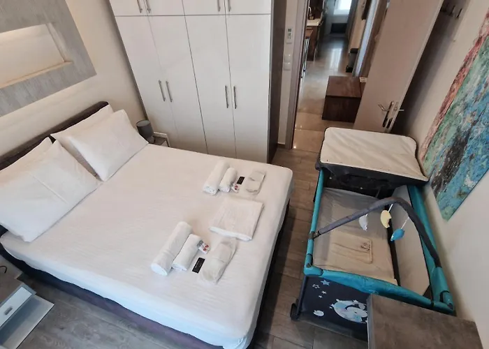 Modern 2 - Bedroom Penthouse In * Salonicco