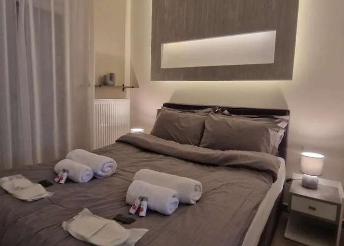 Modern 2 - Bedroom Penthouse In Appartamento Salonicco