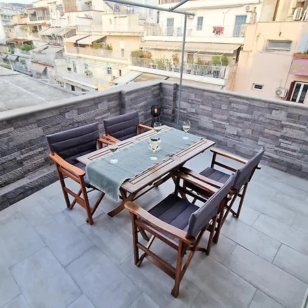 Modern 2 - Bedroom Penthouse In Selanik