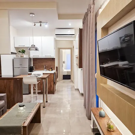 Modern 2 - Bedroom Penthouse In Selanik