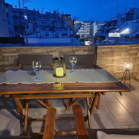 Modern 2 - Bedroom Penthouse In Daire Selanik